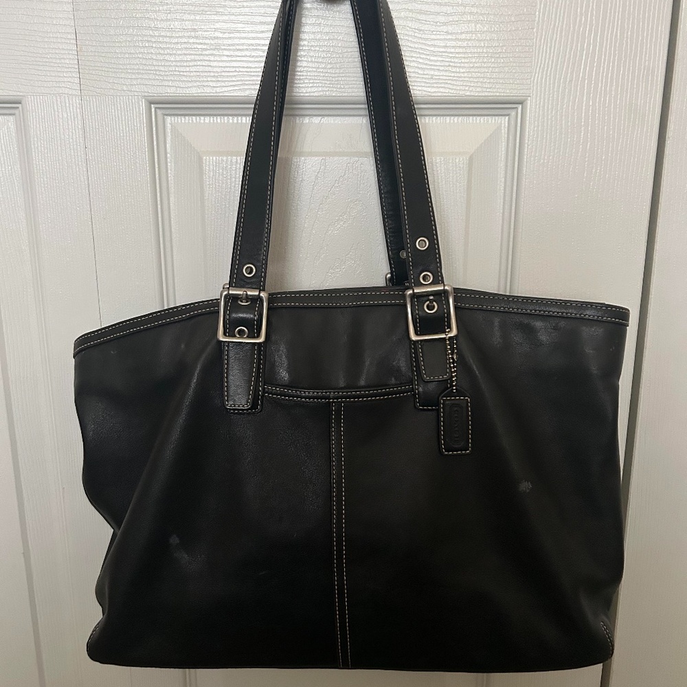 Coach Genuine Leather Shoulder Bag Oversized with Internal Pocket